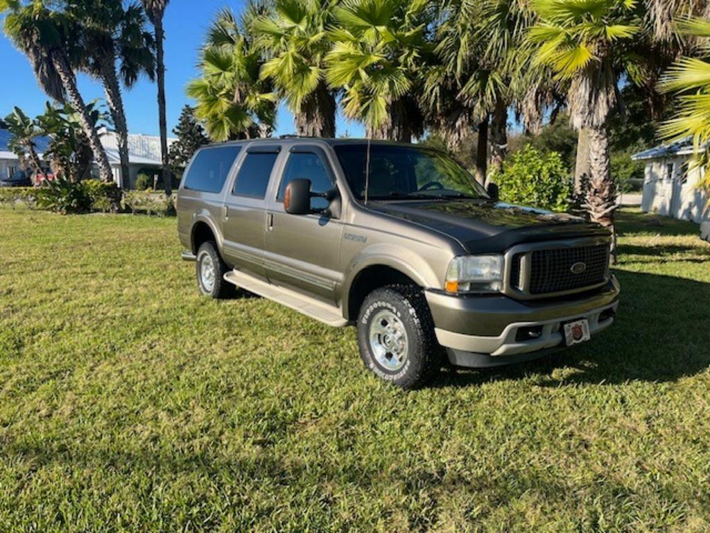 2004 Ford Excursion Limited's photo