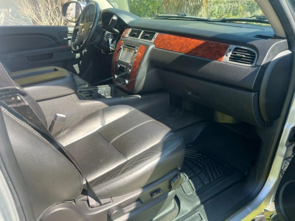 2013 Chevrolet Avalanche LT - Photo 8