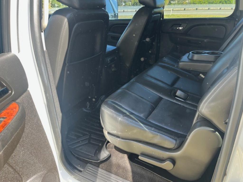 2014 Chevrolet Suburban LT - Photo 8
